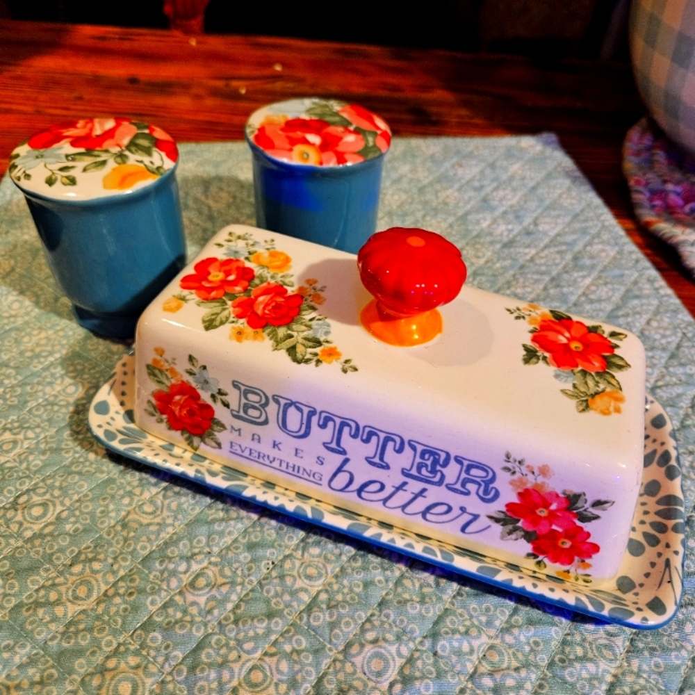 The Pioneer Woman Butter Dish and Salt&Pepper Shakers Lot